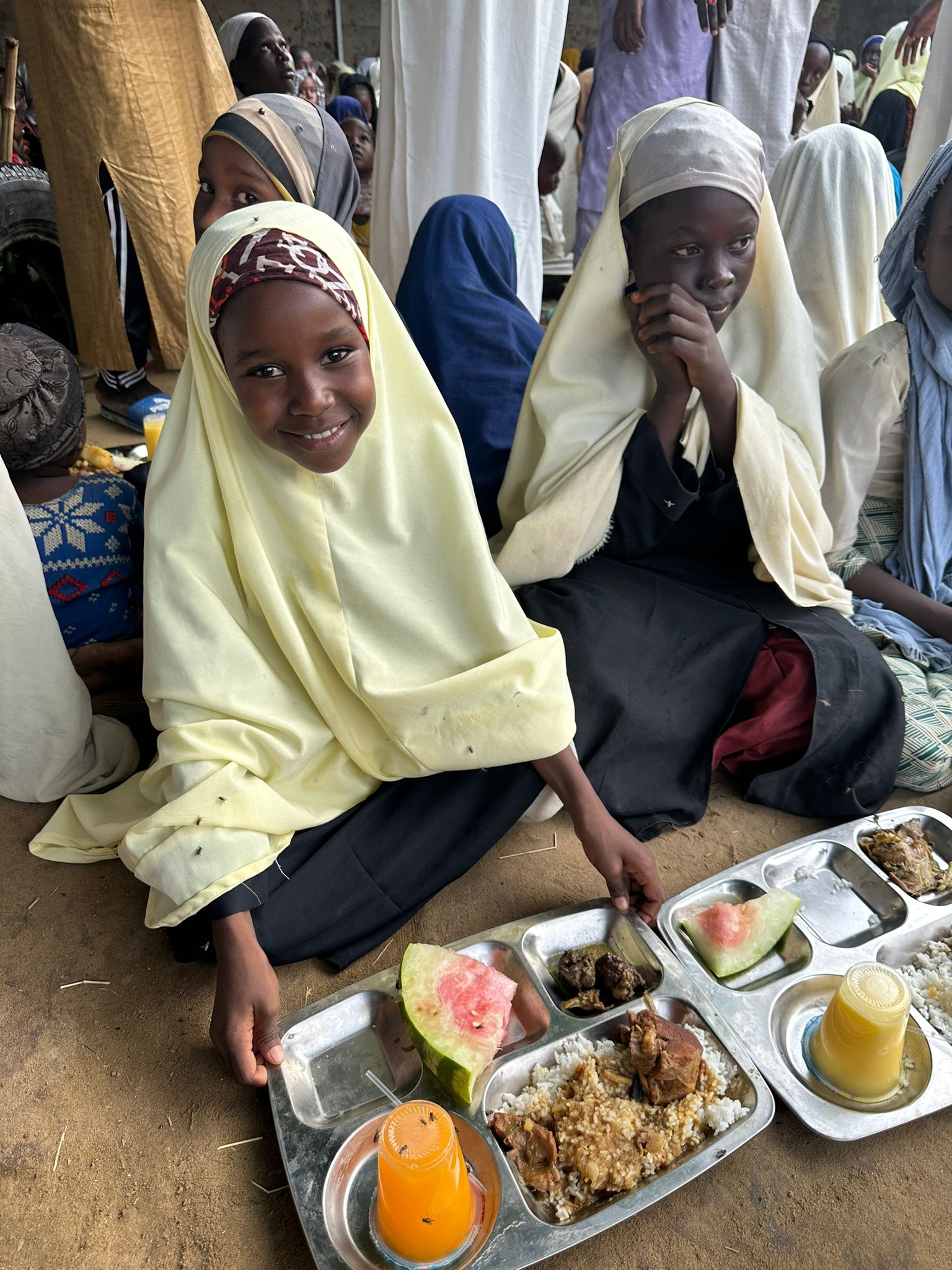 RAMAZAN AYI BOYUNCA  AFRİKADA HERGÜN 1500 KİŞİYE İFTAR VERİYORUZ