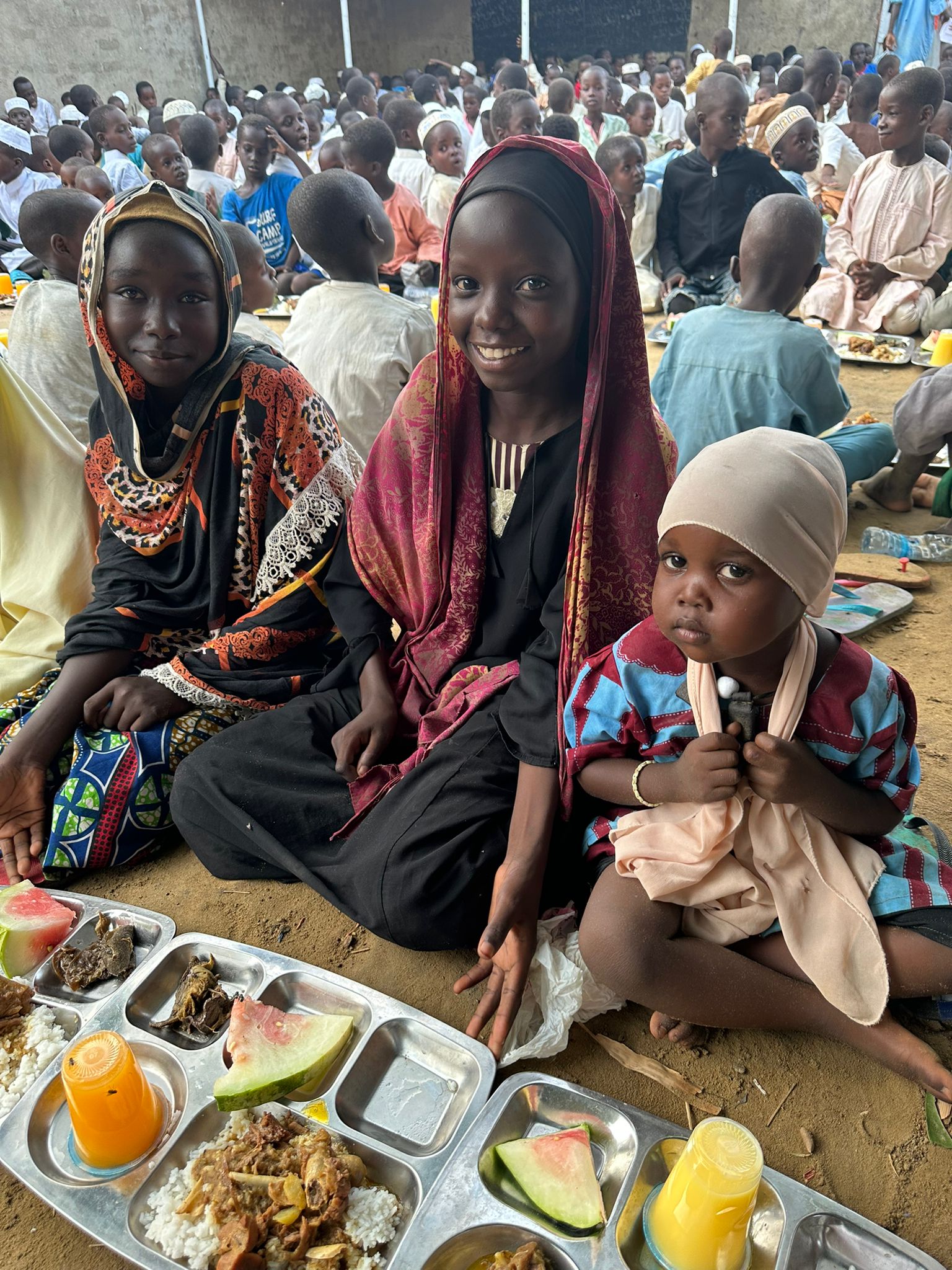 RAMAZAN AYI BOYUNCA  AFRİKADA HERGÜN 1500 KİŞİYE İFTAR VERİYORUZ